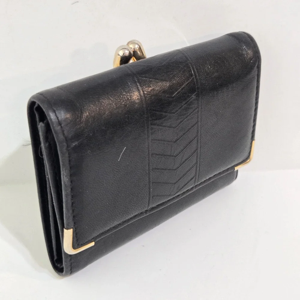 Princess Gardner Trifold Wallet Kiss lock coin Black Leather Vintage Chevron